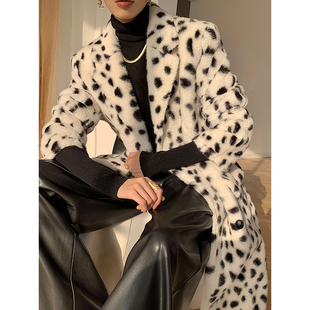 WANGXO时尚豹纹毛呢大衣女冬季2023年高级感显瘦长款呢子外套