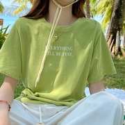 绿色圆领短袖t恤女宽松2024设计感小众，半袖体恤夏季正肩上衣