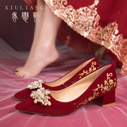 婚鞋女新娘鞋秀禾婚纱两穿不累脚2024年中式红色尖头高跟鞋