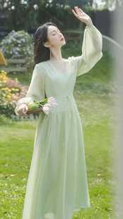 法式超仙气质v领空气感轻纱，连衣裙女夏季欧式田园风果绿色长裙子