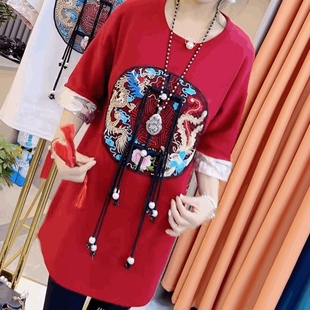 中式国潮风盘扣中长款t恤女设计感刺绣印花t恤大衫，红色五分袖上衣