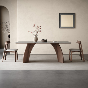 实木岩板餐桌现代简约胡桃色，饭桌家用意式极简灰色长方形岩板餐桌