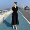 赫本风 黑色V领短袖连衣裙女夏季2024设计感收腰显瘦中长款裙