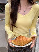 韩国显白V领嫩黄色长袖T恤女春秋韩版简约修身上衣弹力内搭打底衫