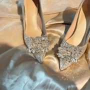 法式婚鞋秀禾婚纱，两穿水晶鞋新娘鞋女香槟色，细跟高跟鞋不累脚水钻