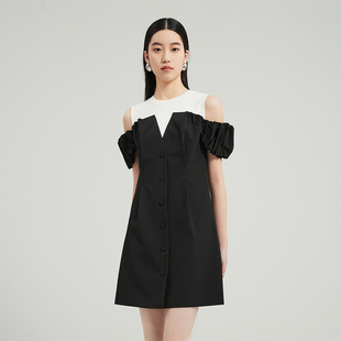 迪卡轩2024黑白撞色设计露肩中长款短袖连衣裙女夏季女裙子