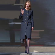 王妃同款2023春装英伦，风黑色双排扣中长款大衣，外套通勤高级感