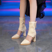 品牌鞋欧洲站尖头镂空高跟短靴，女2023年气质，后拉链粗跟瘦瘦靴
