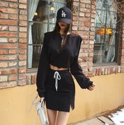 现韩国春夏女士垫肩设计抽绳短卫衣包身裙子显瘦休闲套装性感