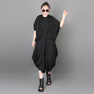 2024夏韩版潮流款个性，女士套装连帽蝙蝠袖，短袖t恤七分灯笼裤