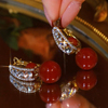 红色轻奢一款多戴珍珠，耳环2024年s925纯银针高级感复古女耳饰