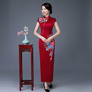 婚礼高端刺绣酒红色，中国风长袖旗袍，妈妈喜婆婆婚宴礼服连衣裙