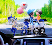 汽车香水摆件水晶马车去异味网红车载气球，情侣公仔车内装饰品