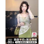 新中式绿色吊带连衣裙子女，夏2024早春季小众设计气质绝美长裙