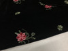 黑色底彩色花朵刺绣弹力金丝绒时装布料 针织聚酯纤维面料 连衣裙