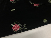 黑色底彩色花朵刺绣弹力金丝绒时装布料 针织聚酯纤维面料 连衣裙
