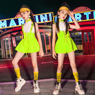女童啦啦队演出服爵士舞短裙表演服荧光绿少儿夏季短袖潮服套装