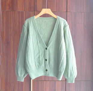 韩国春季纯羊毛，100%宽松开衫v领毛衣豆绿色外套上衣女外搭
