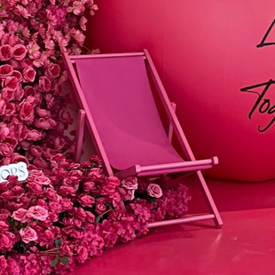 玫红荧光粉红色沙滩椅实木躺椅网红个性定制露营地户外便捷折叠椅