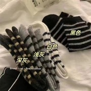 加厚兔羊毛袜子女ins潮秋冬季韩版日系条纹，毛绒中筒袜堆堆袜保暖