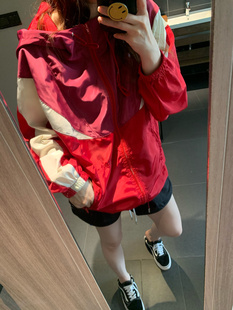 韩国2024春夏季单层薄款拼暗红色冲锋衣，宽松开衫防晒外套