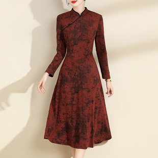 annally秋冬优雅气质，新中式中长款大摆铁锈红提花连衣裙