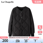 拉夏贝尔/La Chapelle冬季圆领菱格纹短款时尚百搭羽绒服外套上衣