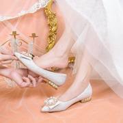 婚鞋孕妇不累脚女新娘鞋平底主婚纱2021秋款低跟日常可穿水晶