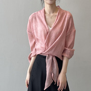 粉色v领提花衬衫女2024夏季国潮风设计感绑带长袖一粒扣上衣
