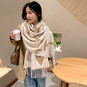 2023女冬季韩版时尚，百搭流苏围巾保暖加厚披肩简约高级感围脖