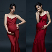 影楼孕红色缎面礼服孕妇写真高级感法式长款吊带连体裙服装