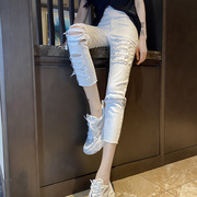白色破洞牛仔裤女春季薄款2024小个子，高腰显瘦修身小脚七分裤