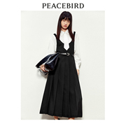 太平鸟背带设计感拼接连衣裙秋冬黑色，百褶长裙时尚高级感