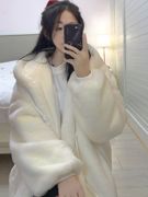 韩国米白色羊羔毛外套(毛外套，)女中长款冬季连帽雷克斯兔毛绒绒皮草大