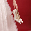 2022年冬季白色高跟鞋，细跟新娘小众珍珠婚纱鞋，平时可穿婚鞋女