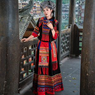 瑶族服装女广西56个名，少数民族服装苗族演出服，土家族彝族表演服饰