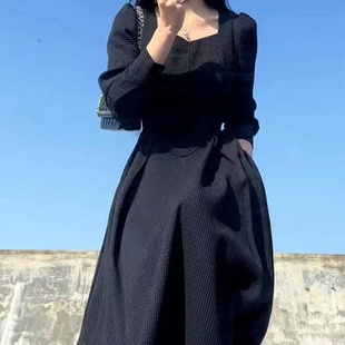 2023早秋季长裙高级感气质法式赫本风显瘦黑色长袖连衣裙子女
