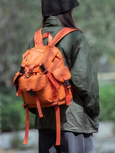 双肩包女2023工装潮牌男女大容量，轻便户外徒步登山旅行包书包背包