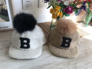 韩国秋冬字母B羊羔绒大毛毛球棒球帽 平沿鸭舌帽女 