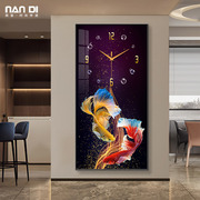 轻奢孔雀鱼玄关装饰画钟表挂钟客厅，现代简约大气，艺术时钟挂墙高级