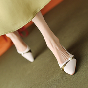 法式气质名媛白色高跟鞋女浅口尖头中跟单鞋女珍珠真皮通勤工作鞋