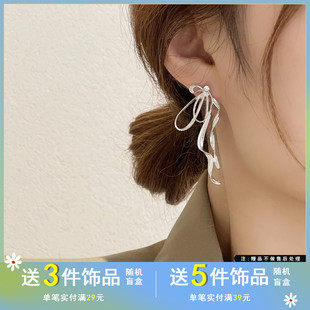 s925银针日韩国气质不规则蝴蝶结，耳钉仙气甜酷金属耳环设计感耳饰