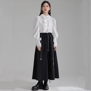 复古宫廷风设计2024春款蕾丝花边白色，衬衫+明线黑色半身裙2件套装