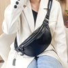 真皮胸包女2024韩版潮流简约百搭时尚，黑色小挎包，女休闲腰包斜挎包