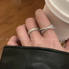 交错锆石戒指女小众设计简约开口可调节食指，戒精致高级感素圈指环
