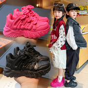 女童玫红色运动鞋，2023年秋季男童皮面老爹，鞋韩版中大童轻便鞋