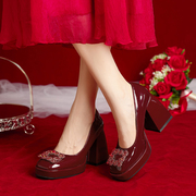 防水台红色高跟鞋粗跟小个子秀禾婚鞋禾秀婚纱两穿高级感水钻单鞋