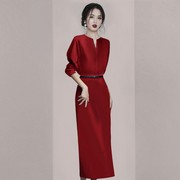 知性ol气质显瘦长裙高级感2024年春装，女装红色系带收腰连衣裙