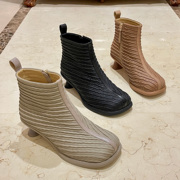 欧美23秋冬女靴方头真皮，粗跟低跟短筒英伦，风时装马丁靴短靴子