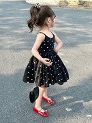 自制小女孩经典吊带裙2023夏季女童洋气度假连衣裙，儿童波点裙